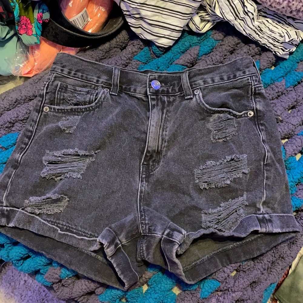 Black Mom Jean Shorts American Eagle size 4
